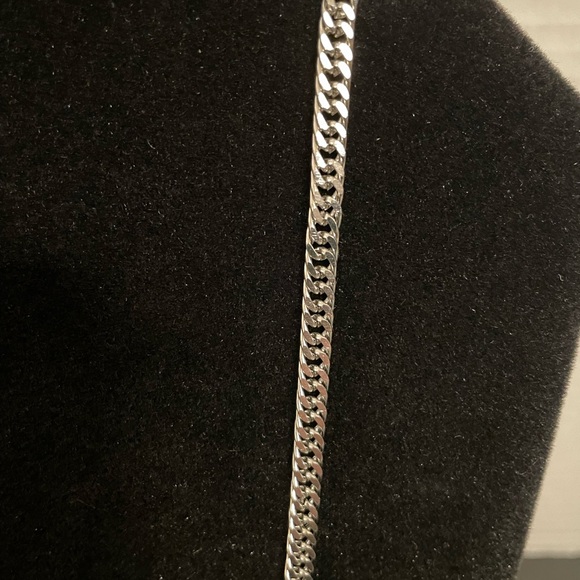 Cuban Link 24 inch Necklace - Picture 8 of 8